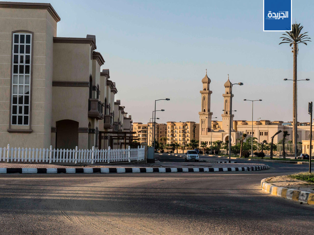مباني حديثة في مجمع سكني شرق العاصمة القاهرة
