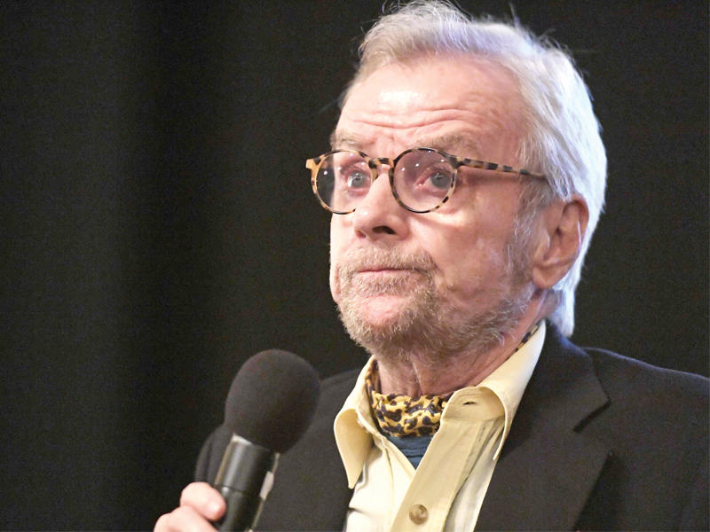 المخرج جون أفيلدسن