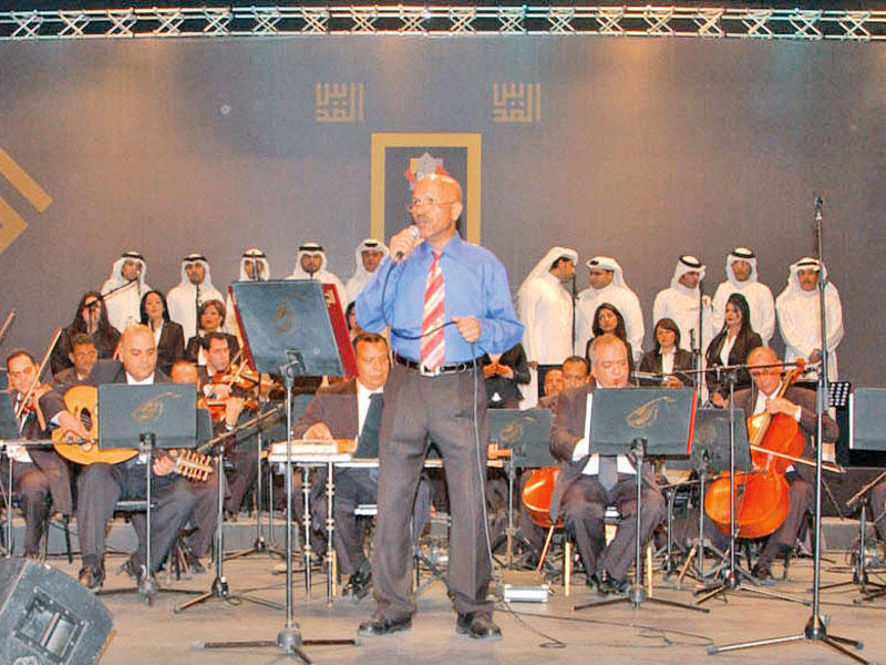 زيمان مغنياً في احتفالية القدس عاصمة للثقافة العربية