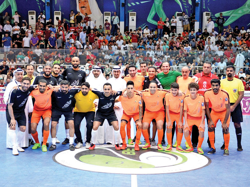 عبدالله الروضان يتوسط فريقي الحلم الرابع