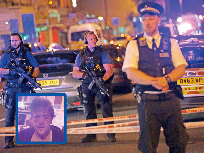 عناصر من الشرطة في موقع الهجوم أمس الأول	(أ ف ب) وف الإطار المهاجم كما بدا في صورة تلفزيونية نشرتها صحف بريطانية 