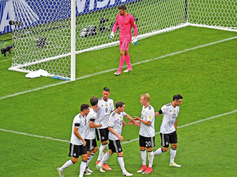 فرحة لاعبي المنتخب الألماني بالهدف الأول