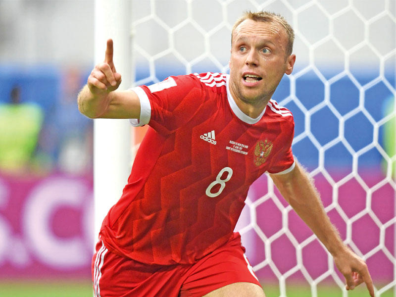 غلوشاكوف نجم المنتخب الروسي