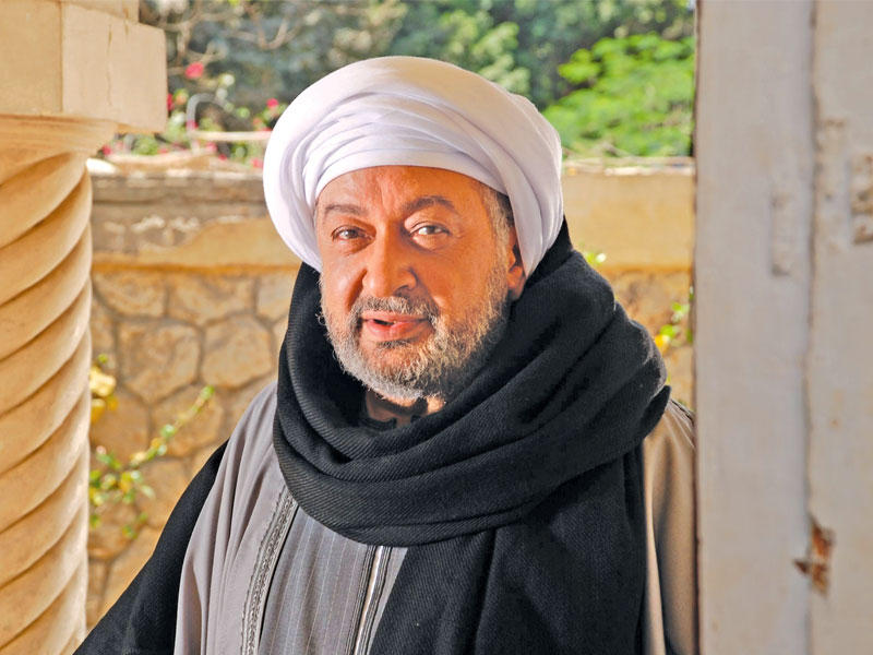 نور الشريف في أحد المسلسلات التلفزيونيةn