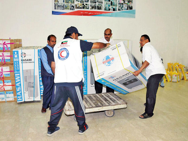 جانب من توزيع البرادات