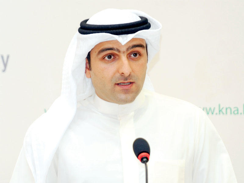  وزير الدولة لشؤون الاسكان وزير الدولة لشؤون الخدمات ياسر ابل