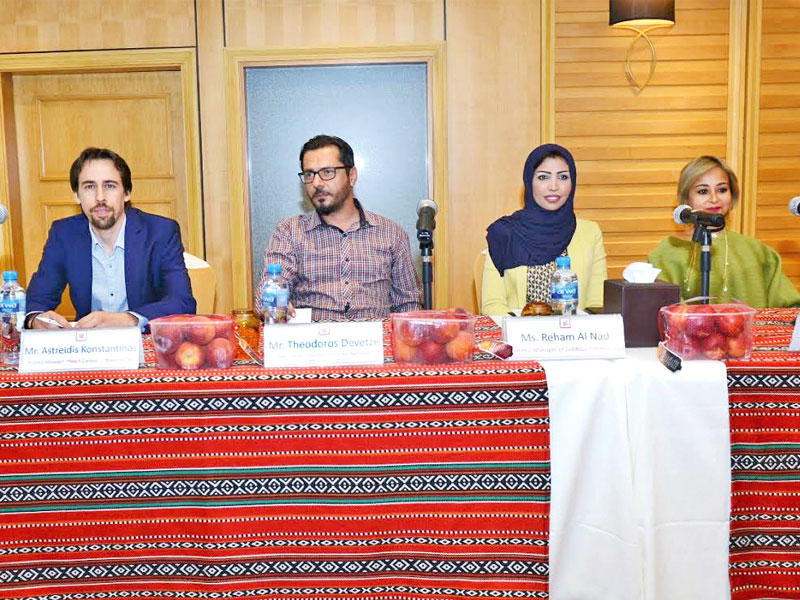 جانب من المؤتمر الصحافي 