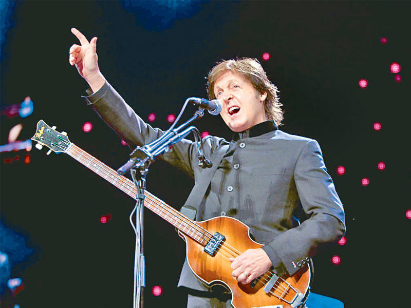  المغني البريطاني  بول مكارتني