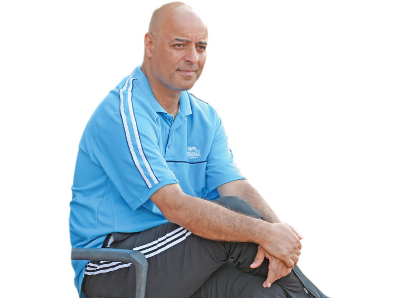 ر مدرب الفريق الأول لكرة القدم بنادي التضامن ماهر الشمري 