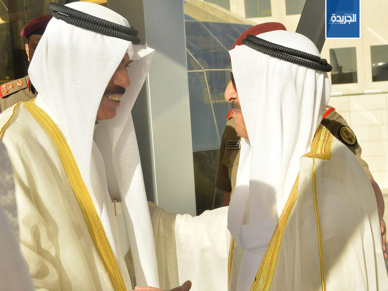 سمو ولي العهد يودع سمو الأمير قبل مغادرته