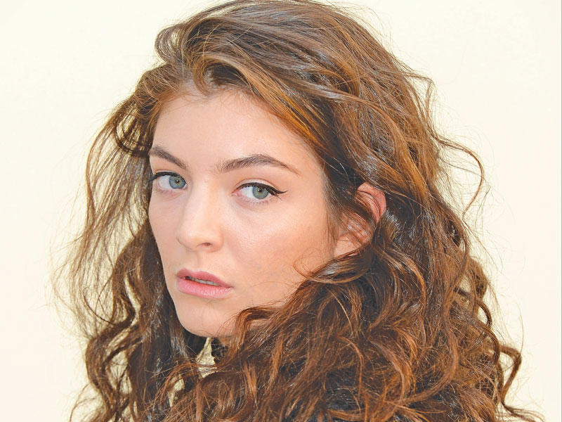 مغنية البوب لورد