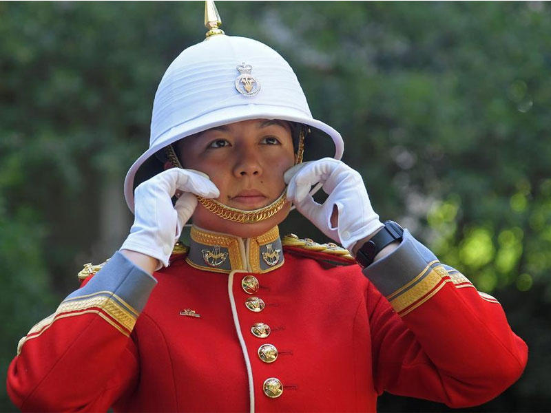  ميغان كوتو قائدة لحرس الملكة إليزابيث الثانية