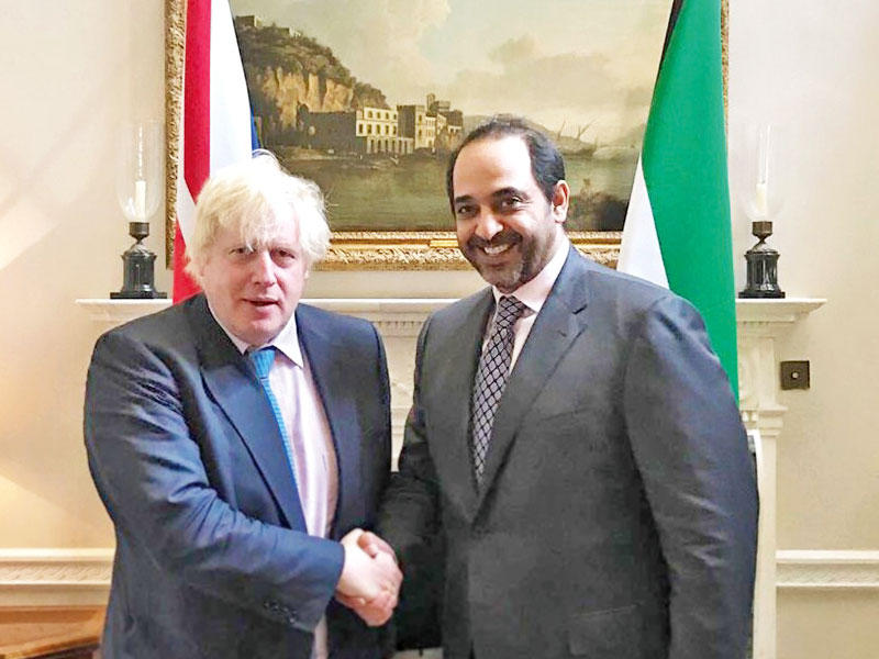 جونسون مستقبلاً العبدالله في لندن أمس t(كونا)