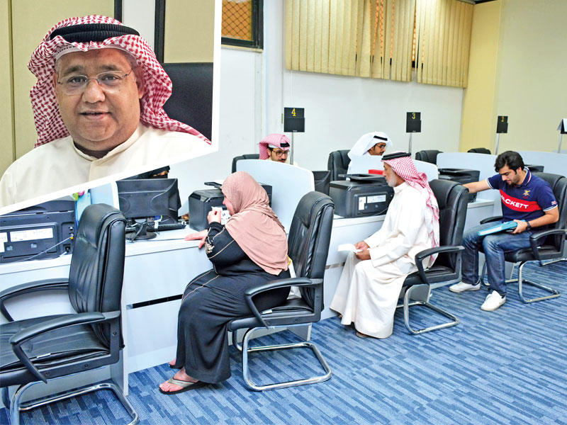 جانب من إنجاز معاملات مراجعي إدارة الرعاية الأسرية و في الاطار حسن كاظمn