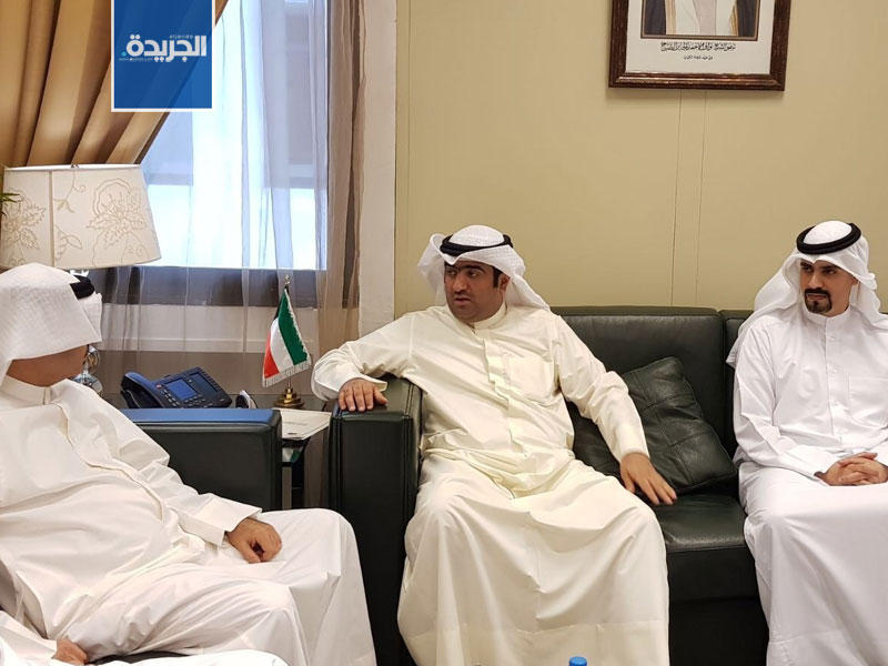 الروضان خلال استقباله المهنئين بعيد الفطر