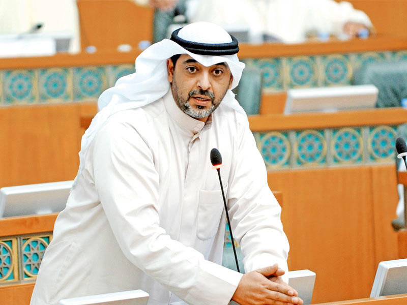 وزير الدولة لشؤون مجلس الوزراء وزير الإعلام بالوكالة الشيخ محمد العبدالله