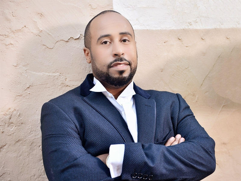 الفنان يوسف العماني