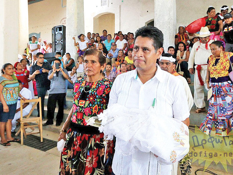  رئيس بلدية بلدة سان بيدرو هواميلولا