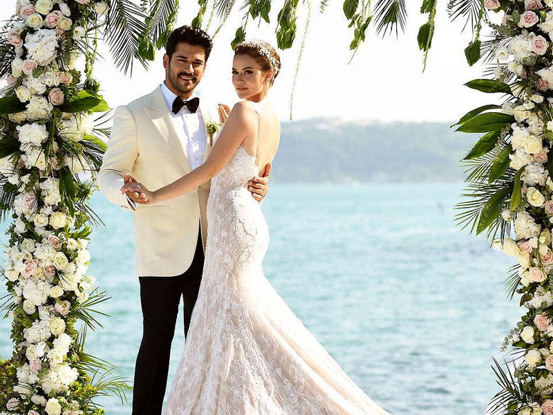 الممثلة التركية فهرية أفجين