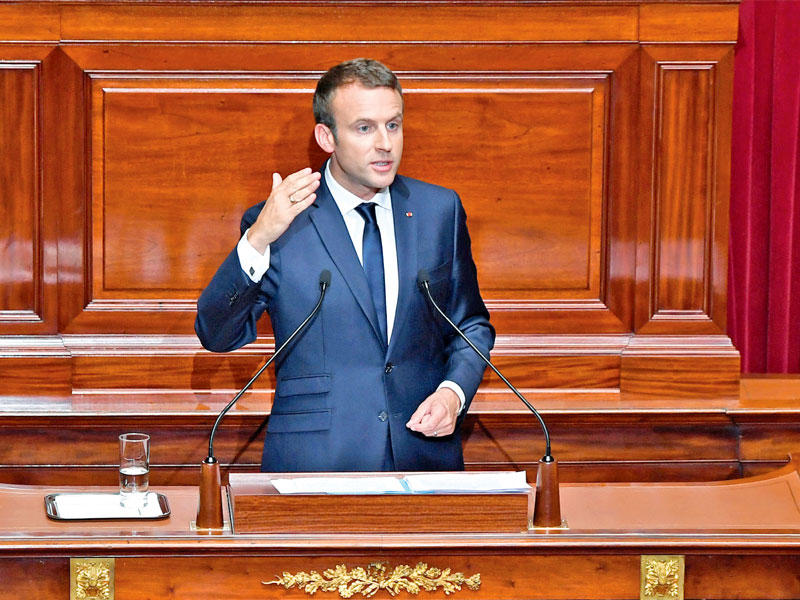  الرئيس الفرنسي إيمانويل ماكرون