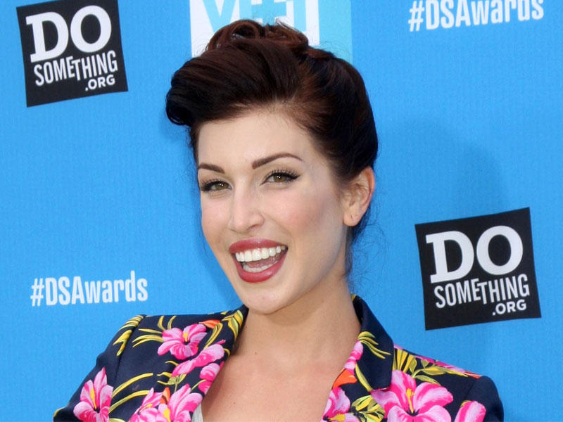 الممثلة الأميركية ونجمة اليوتيوب الشهيرة ستيفي راين