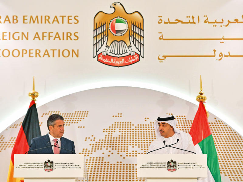 بن زايد وغابرييل خلال مؤتمر صحافي مشترك في أبوظبي أمس (أ ف ب)