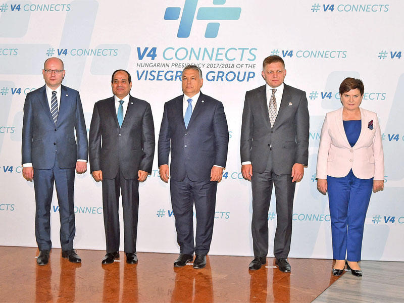 السيسي مشاركاً بقمة دول «الفيشغراد» في المجر اليوم (الرئاسة المصرية)