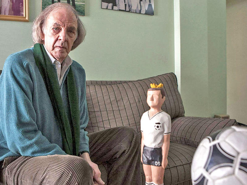  مدرب المنتخب الأرجنتيني السابق سيزار مينوتي