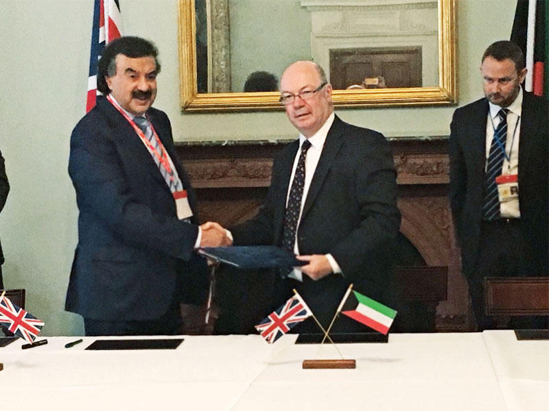 تجهيز الجيش الكويتي بالمعدات العسكرية وتعزيز التعاون في الأمن الإلكترونيn