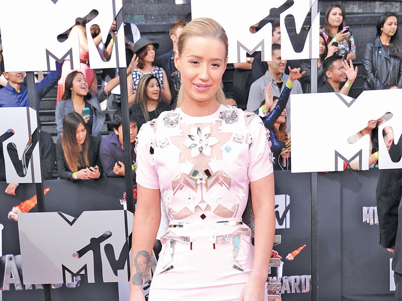 النجمة الأسترالية إيغي أزاليا