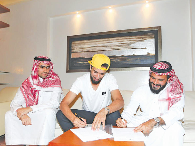 لاعب القادسية السابق فهد الأنصاري