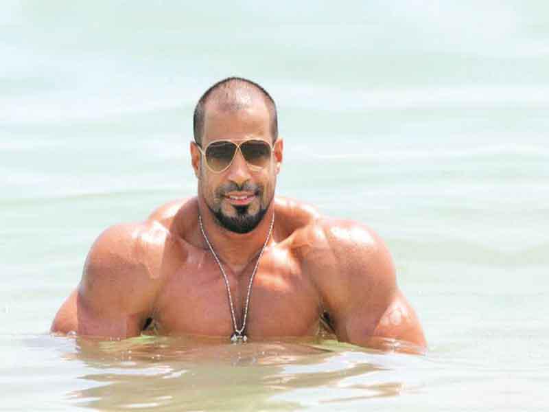 بطل العالم في كمال الأجسام بالوزن المفتوح الكويتي عبدالهادي الخياط