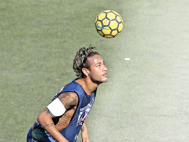 نجم برشلونة الإسباني نيمار