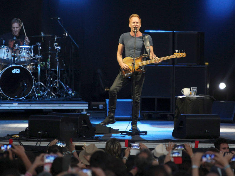 نجم الروك البريطاني ستينغ