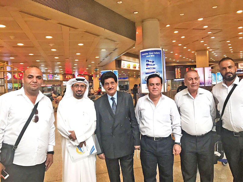 حميد منصور وبدر الكندري وأعضاء الفرقة