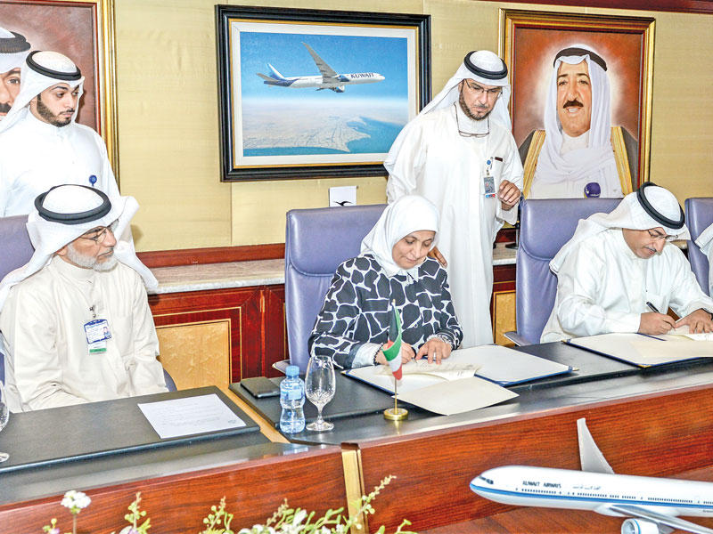 الفارس والصبيح خلال توقيع بروتوكول تعاون ابتعاث طلبة علوم الطيران