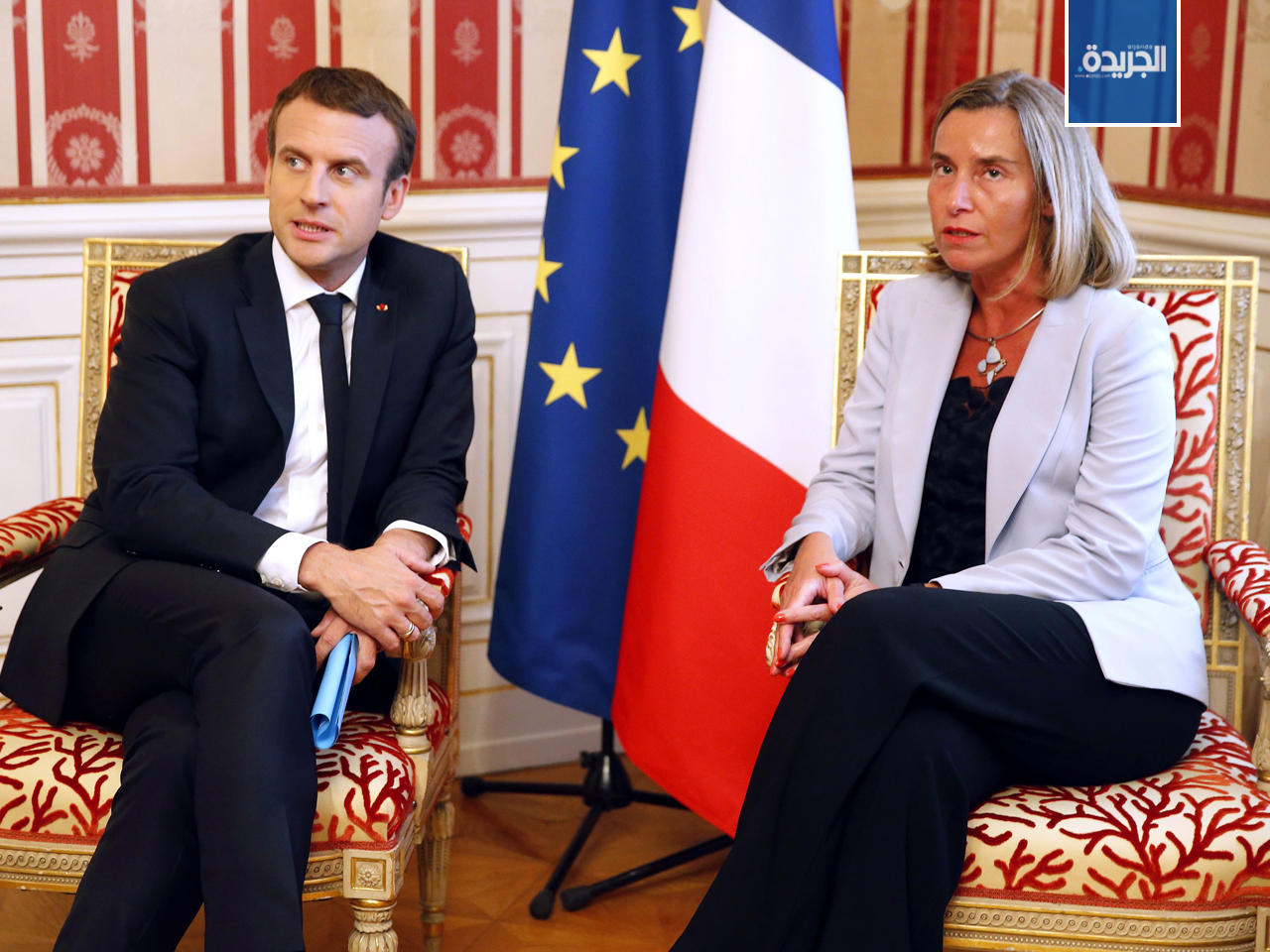 الرئيس الفرنسي ايمانويل ماكرون والممثلة العليا للسياسة الخارجية والأمنية في الاتحاد الأوروبي فيديريكا موغيريني
