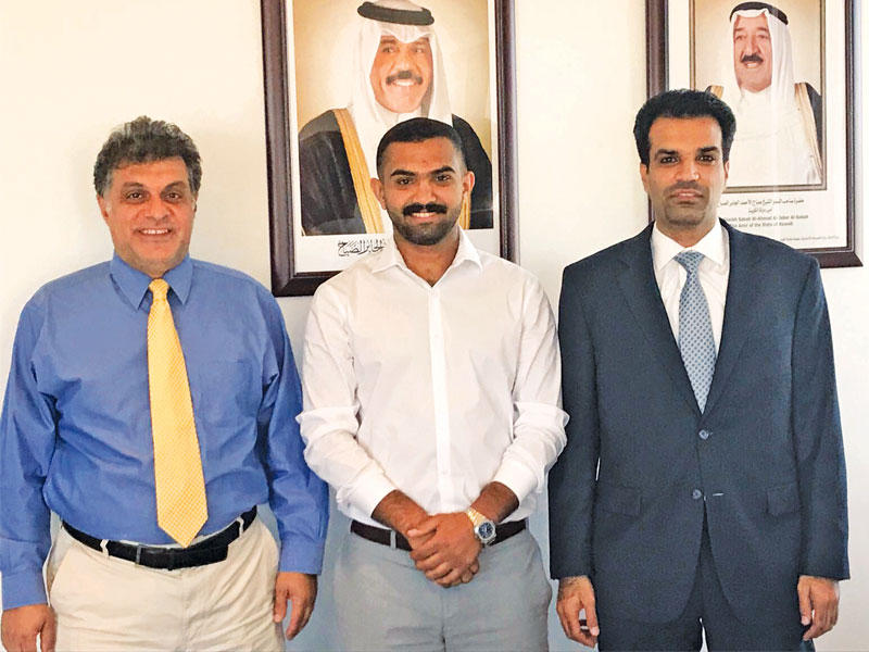  الشمري متوسطاً مسؤولي المكتب الثقافي بلوس أنجلس 