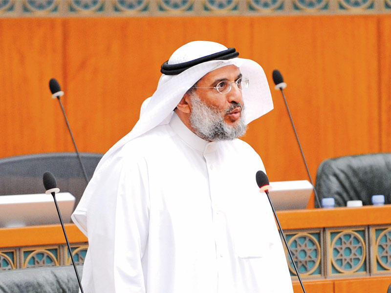 وزير الأشغال العامة عبدالرحمن المطوع