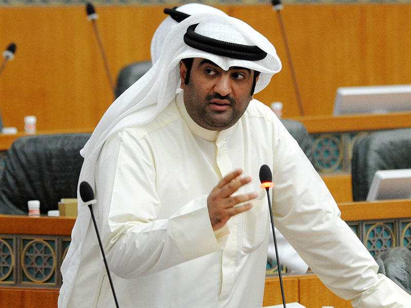 وزير التجارة والصناعة خالد الروضان