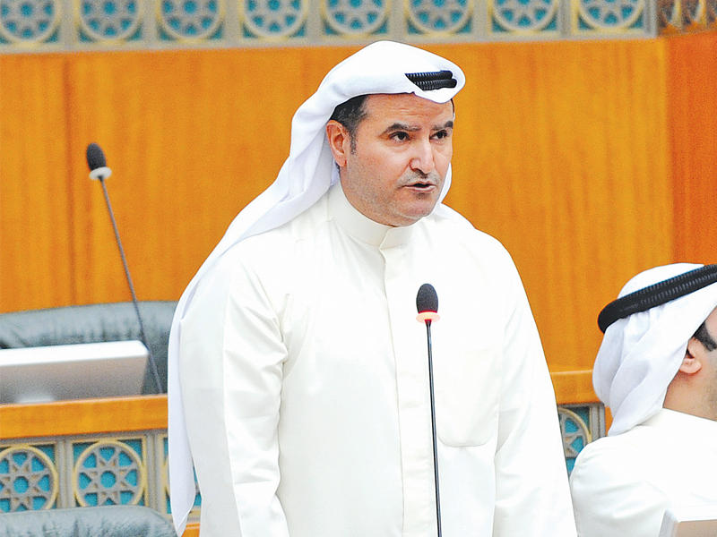 وزير النفط و وزير الكهرباء والماء عصام المرزوق