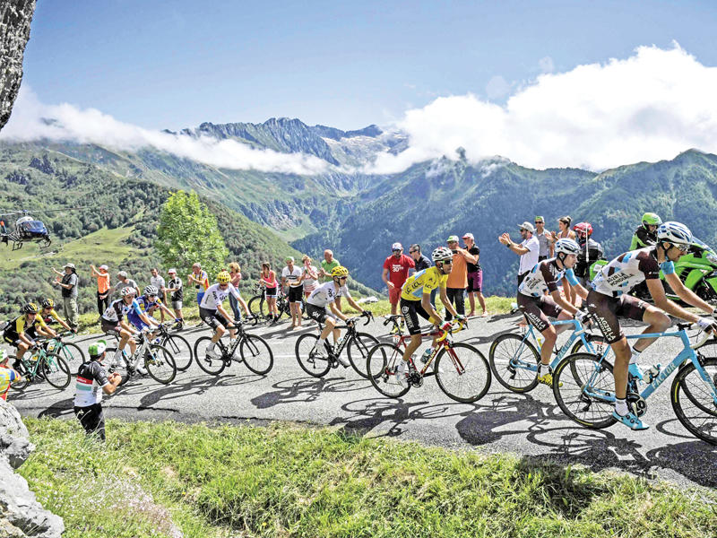 جانب من منافسات طواف فرنسا