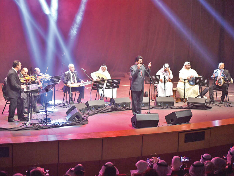 حميد منصور يغني في مهرجان «صيفي ثقافي» أمس الأول