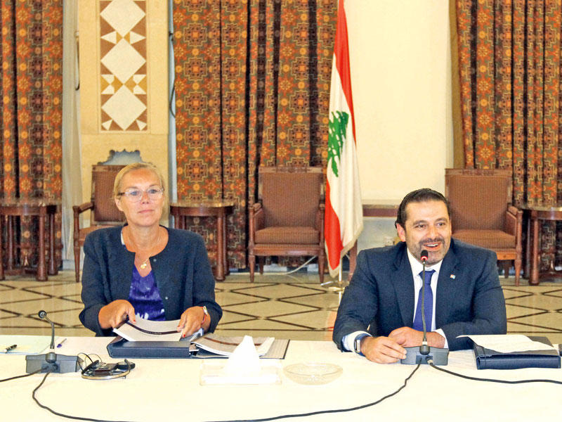 الحريري أثناء لقائه وفداً أممياً في السراي الحكومي أمسt (دالاتي ونهرا)