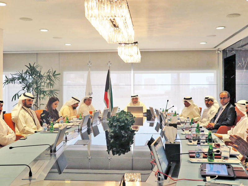 جانب من اجتماع مجلس «الائتمان» برئاسة الوزير أبل