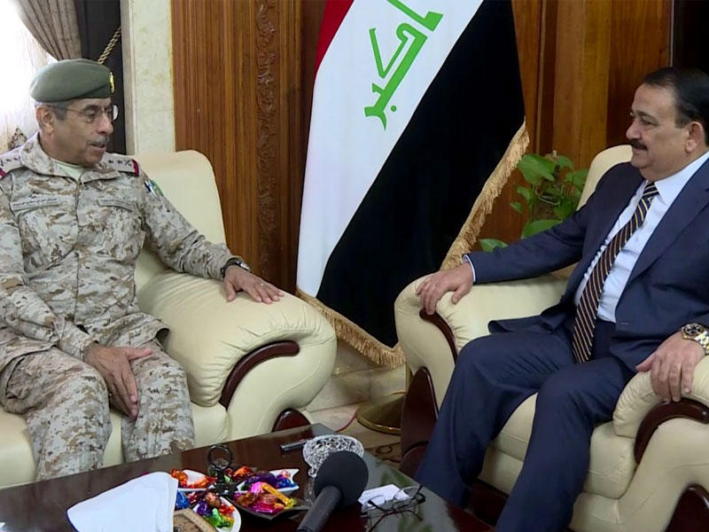 الحيالي مع رئيس أركان القوات المسلحة السعودية الفريق أول ركن عبدالرحمن بن صالح آل بنيان