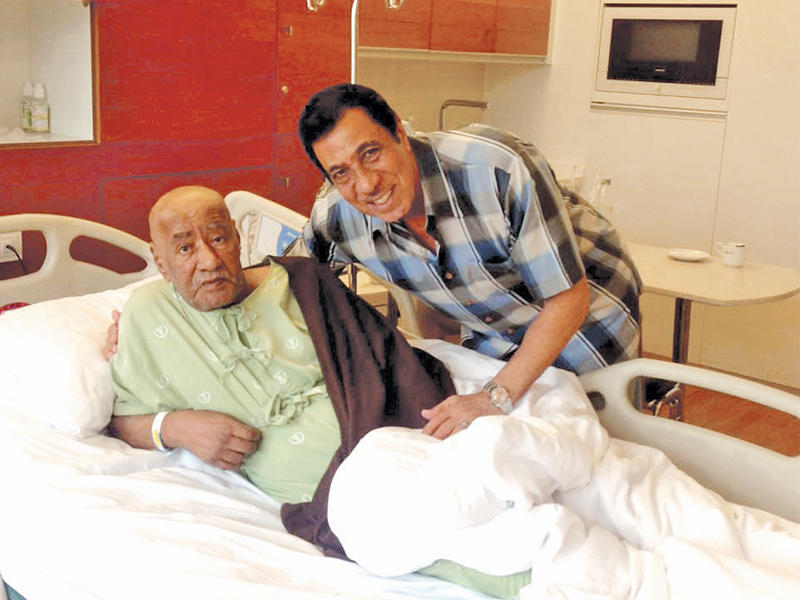 الويس مع الدوسري في المستشفىn