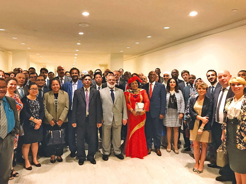 الصرعاوي متوسطاً المشاركين في الاجتماع الأممي للأجهزة الرقابية في نيويورك