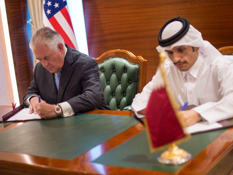 وزير خارجية قطر محمد بن عبدالرحمن آل ثاني ووزير الخارجية الأمريكي ريكس تيلرسون
