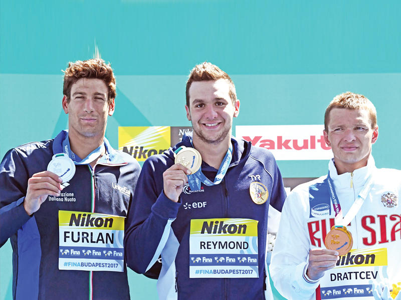 ريمون على منصة التتويج